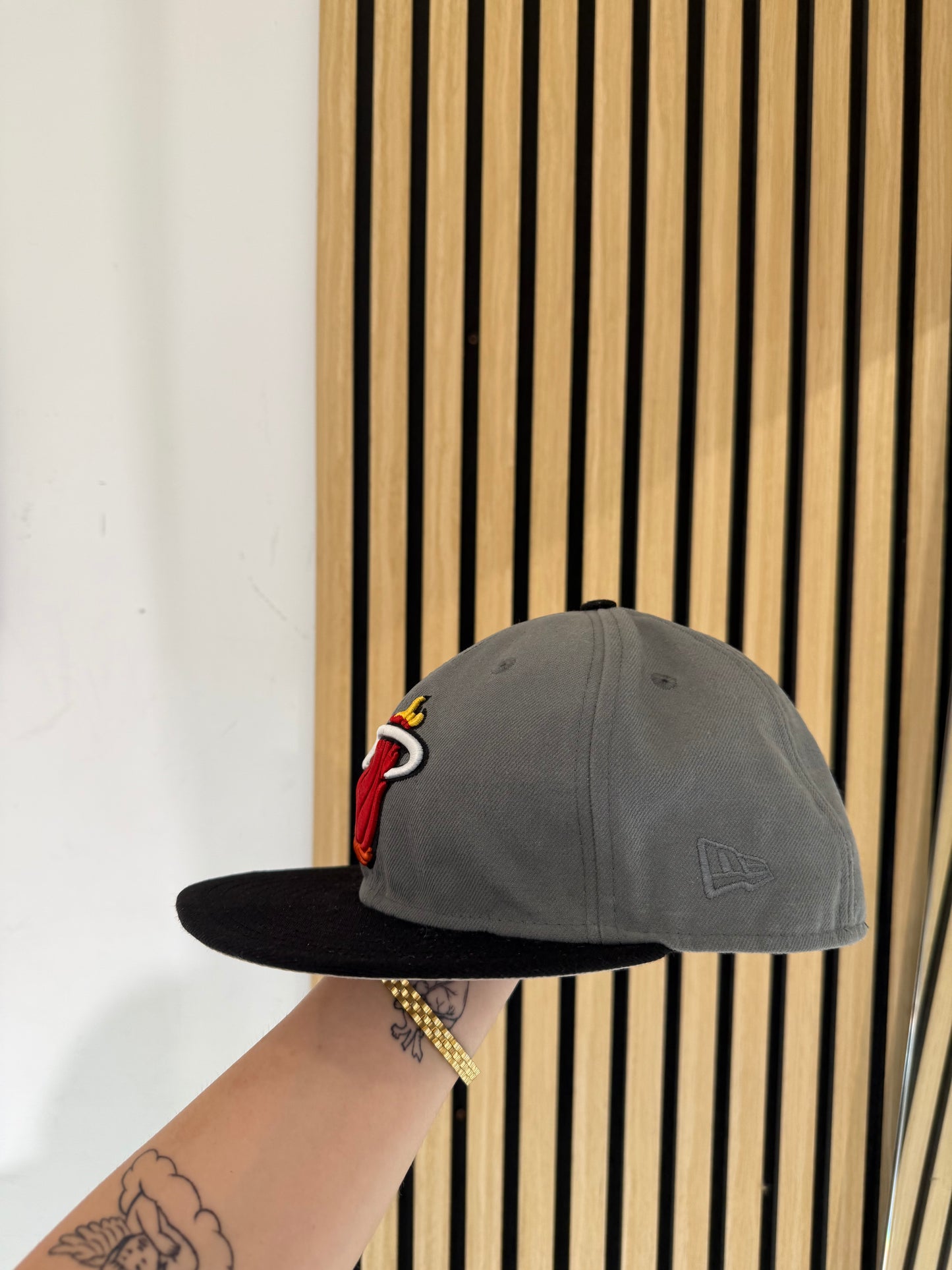 Cappello New Era taglia 7 3/8