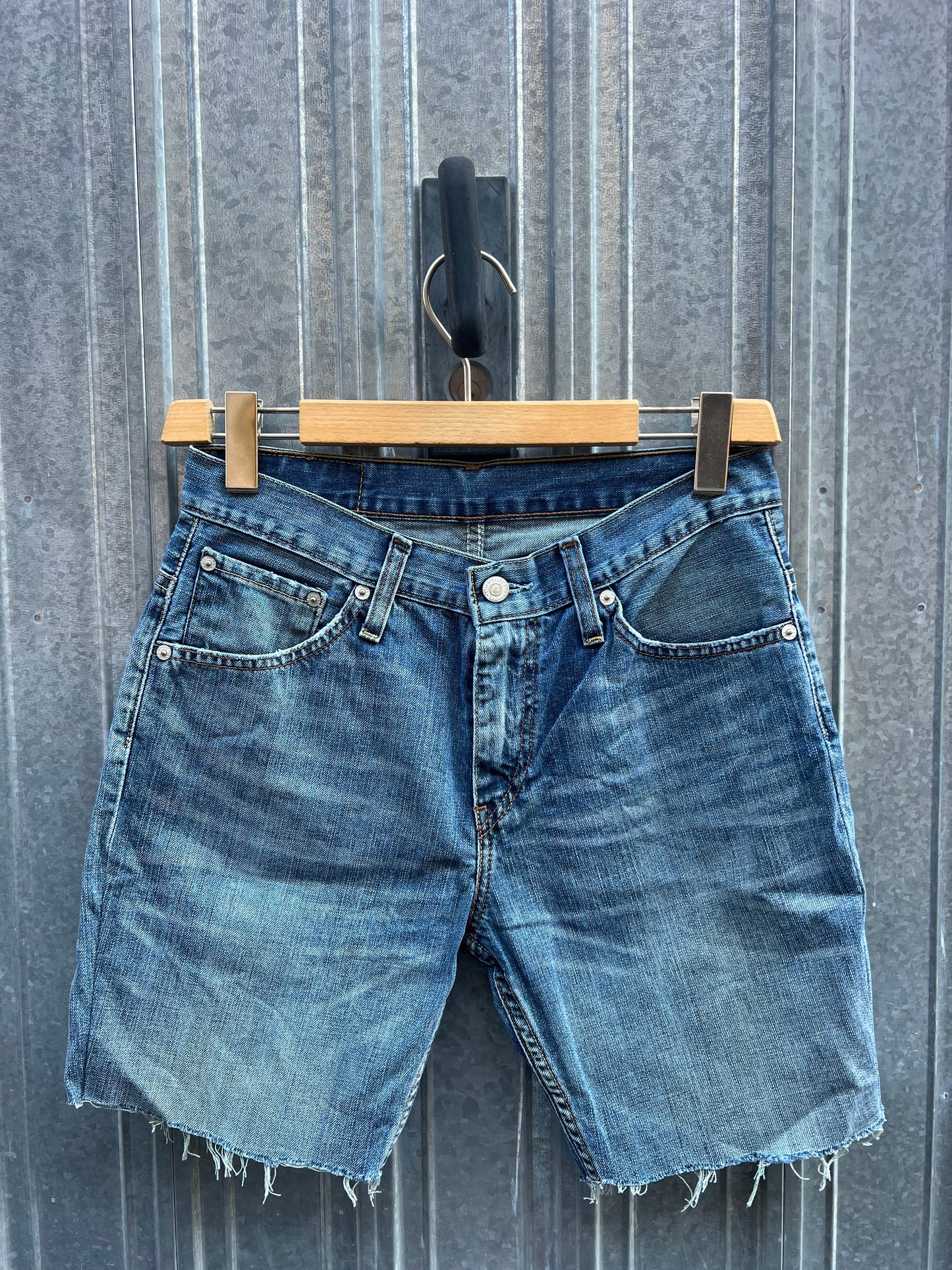 Short Levi’s 507 W29