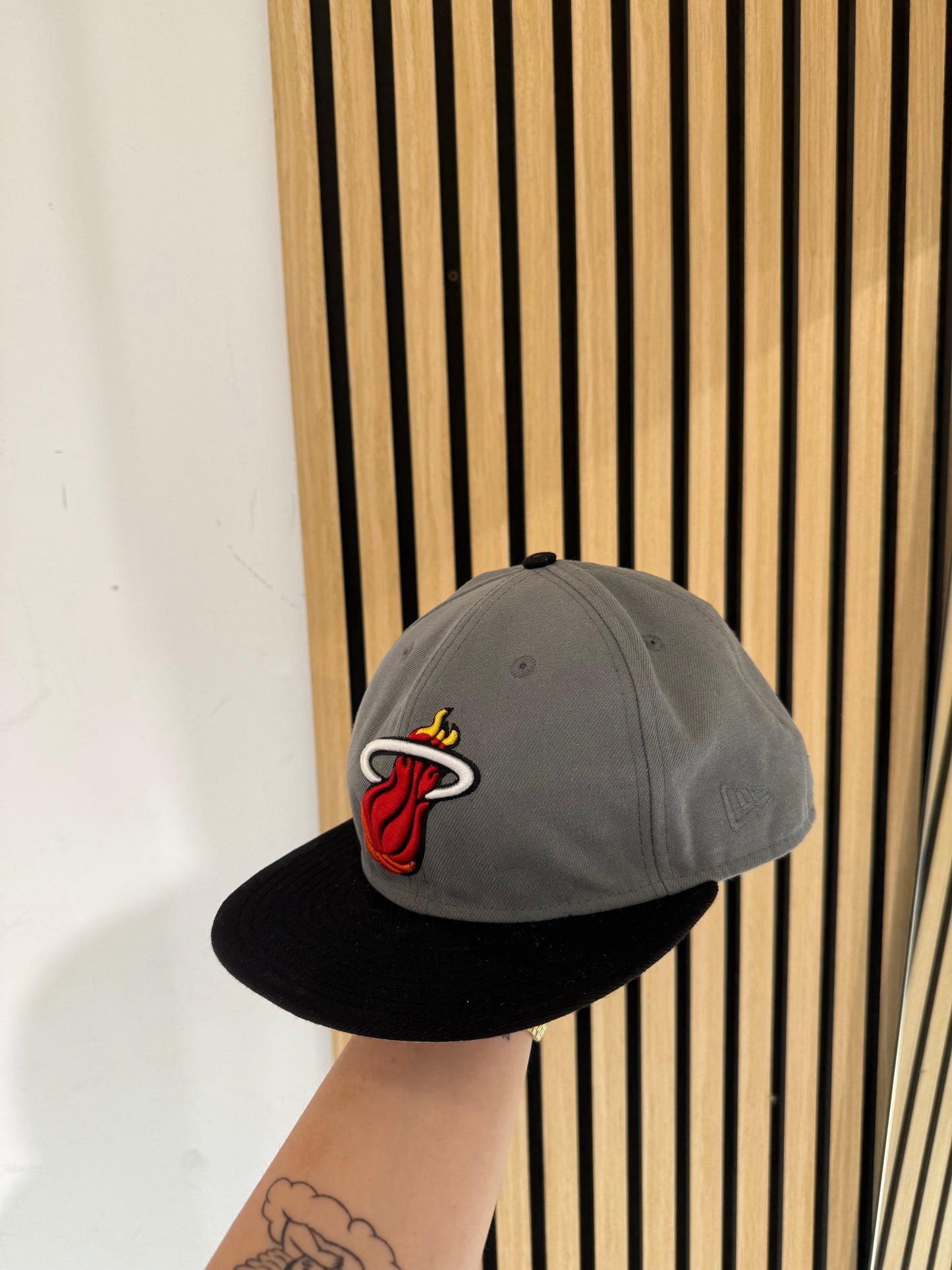 Cappello New Era taglia 7 3/8