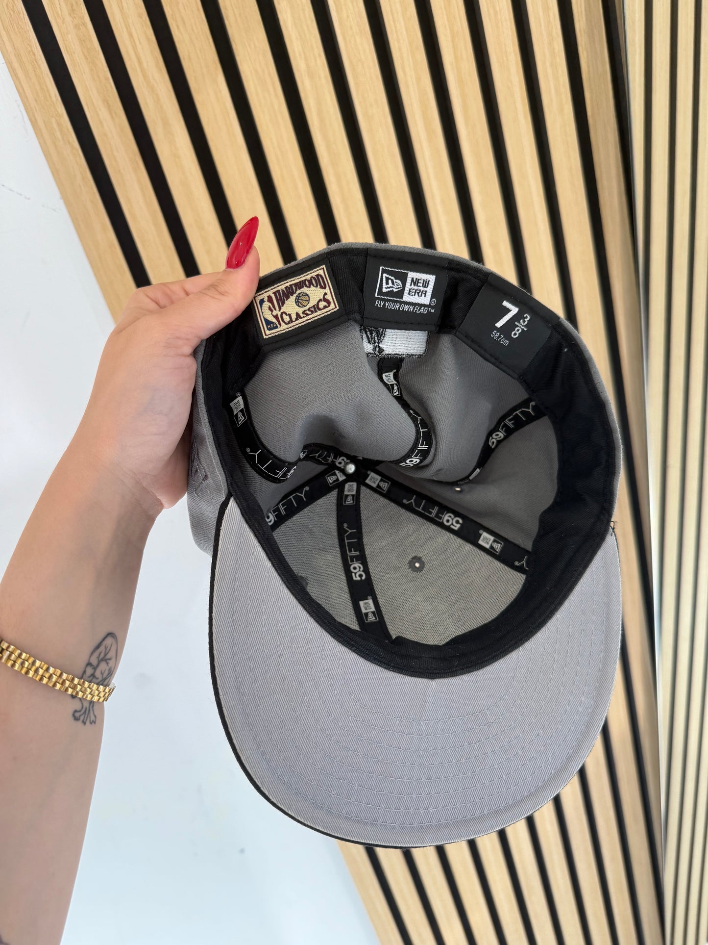 Cappello New Era taglia 7 3/8