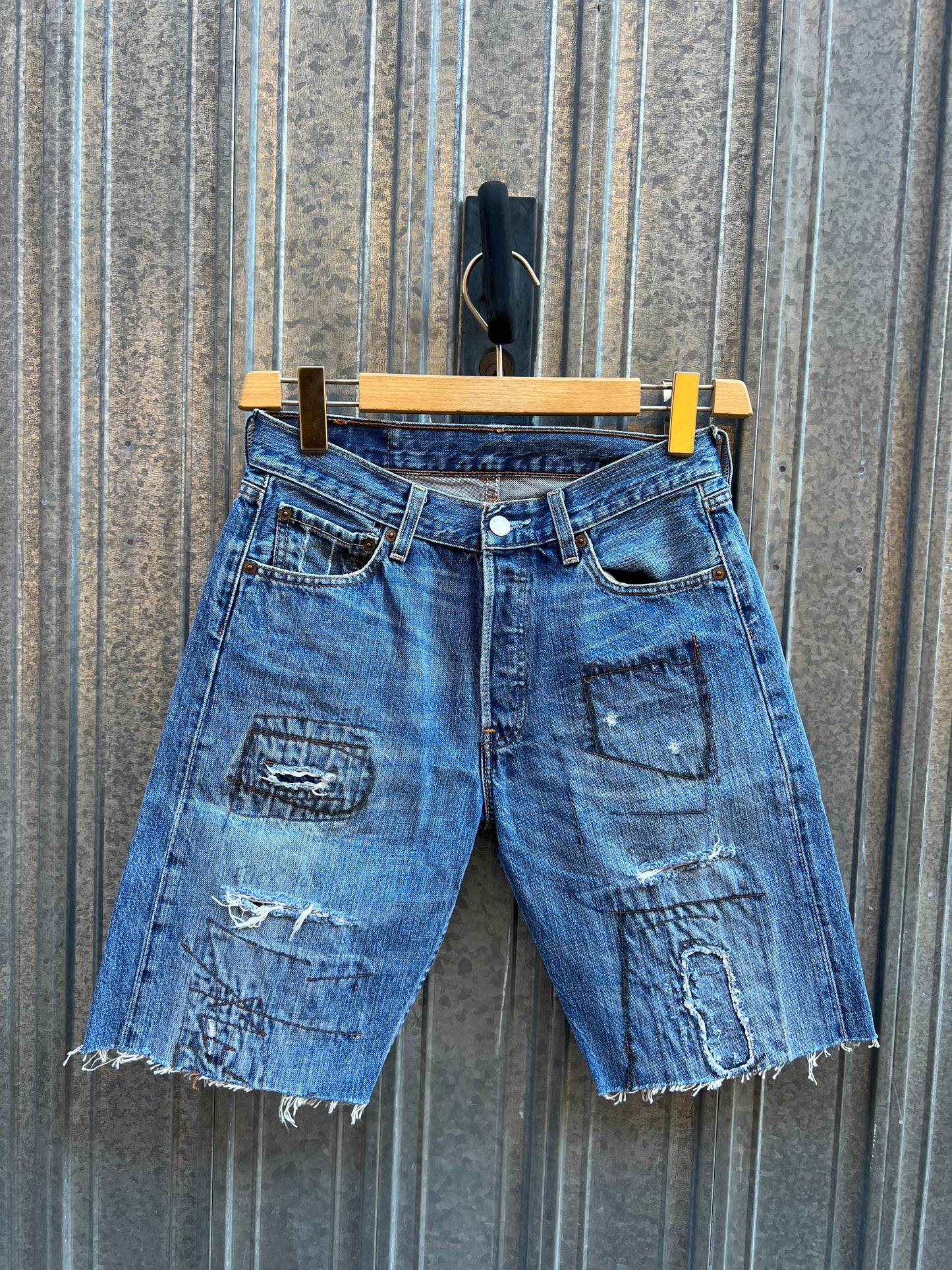 Short Levi’s 501 W29