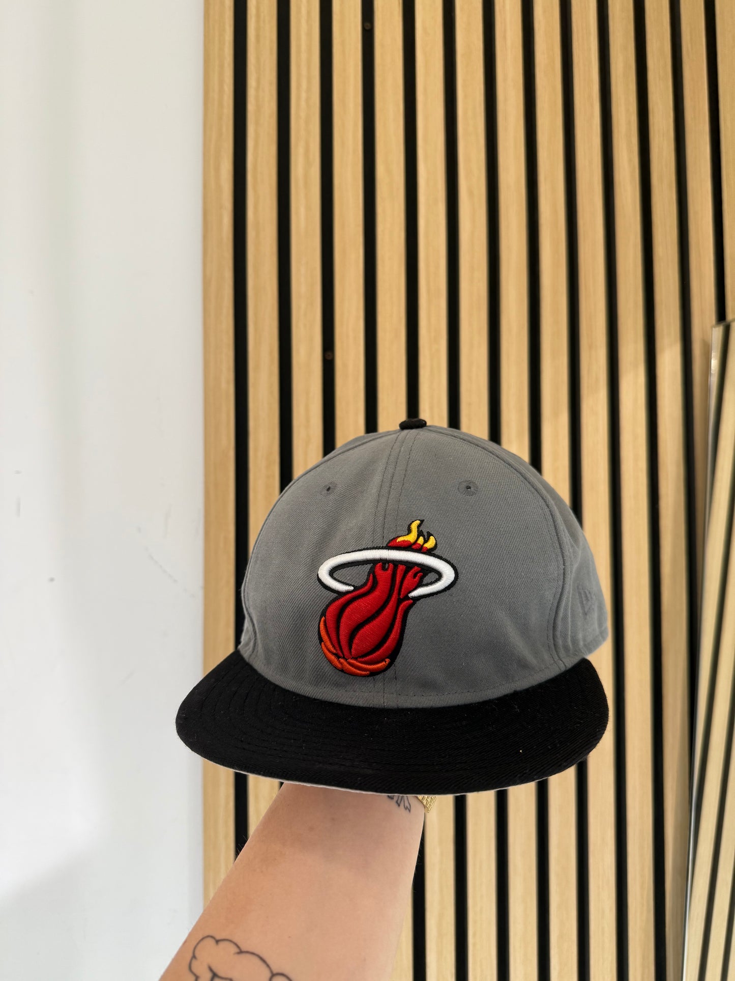 Cappello New Era taglia 7 3/8