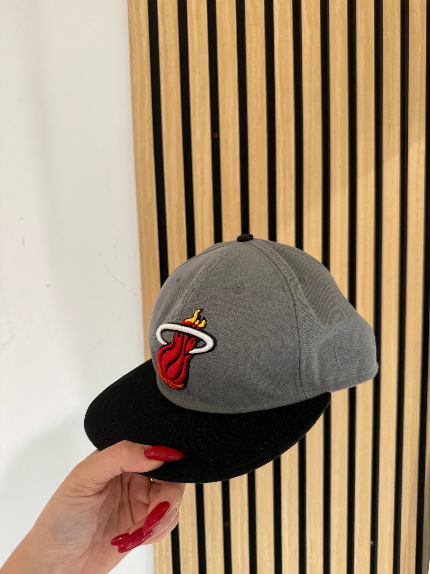 Cappello New Era taglia 7 3/8