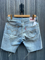 Short Levi’s W32