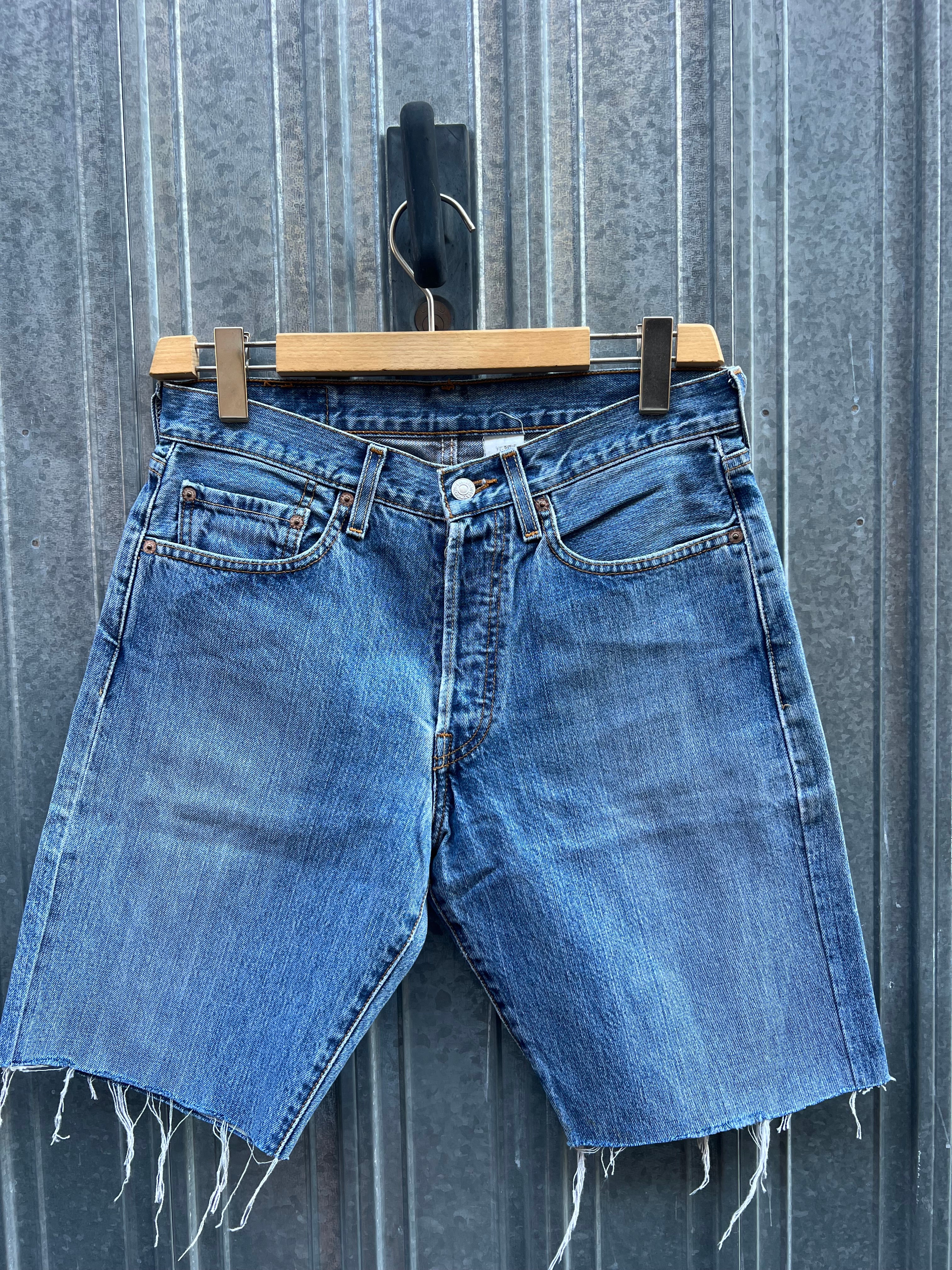 Short Levi’s 501 W31