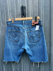 Short Levi’s 501 W34