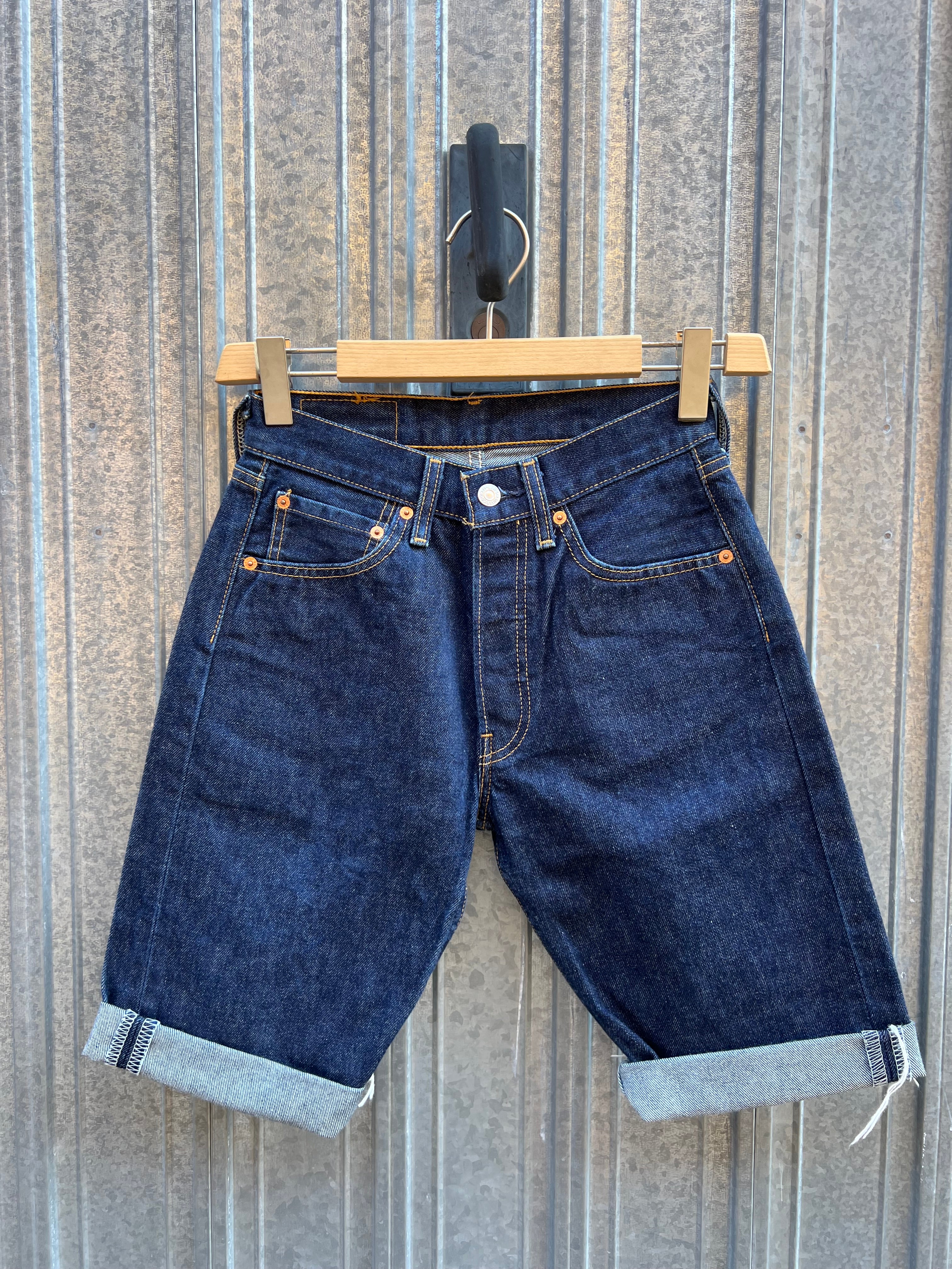 Short Levi’s 501 W28