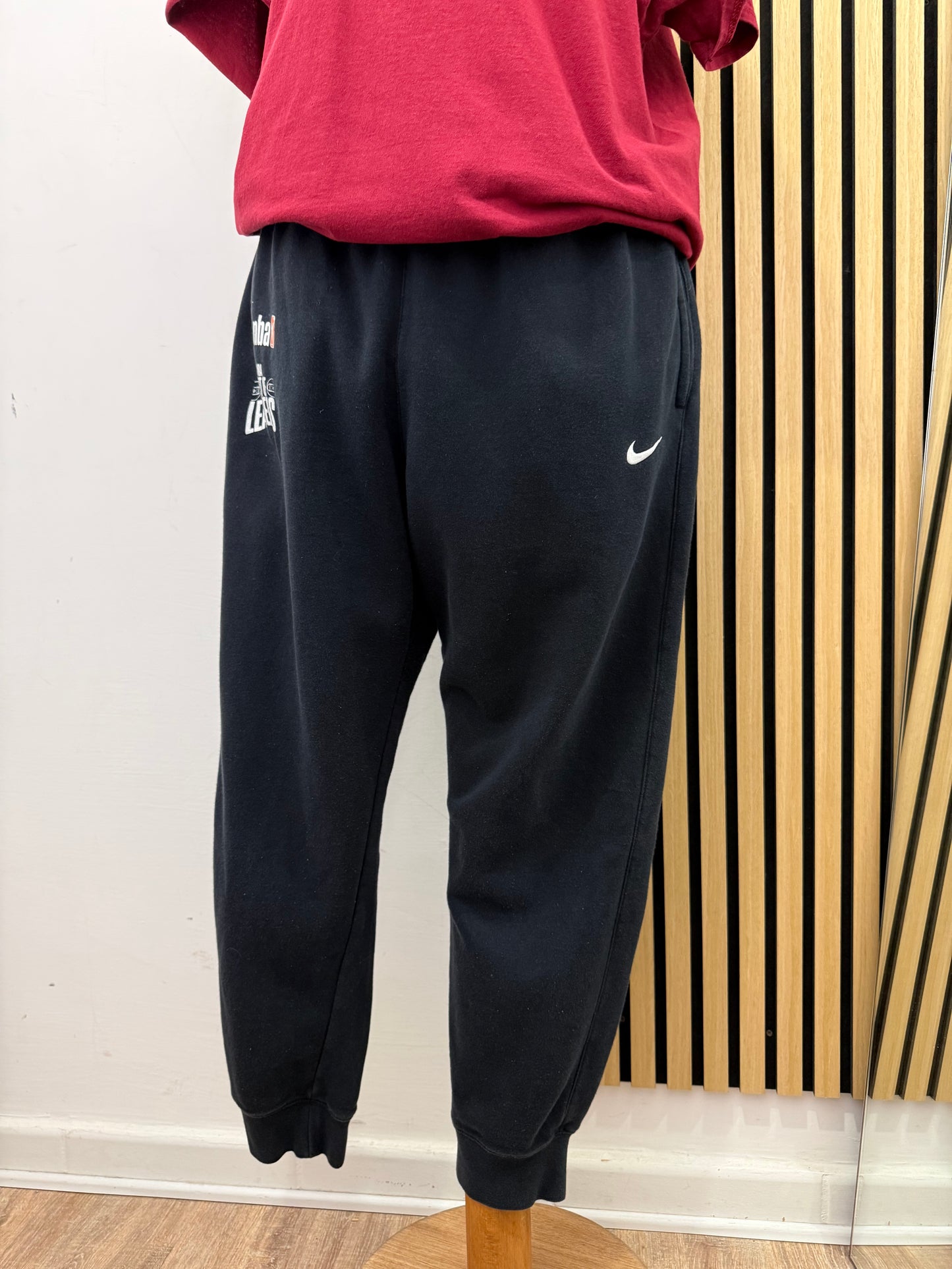 Pantaloni tuta Nike per NBA Jr. Court of Leaders