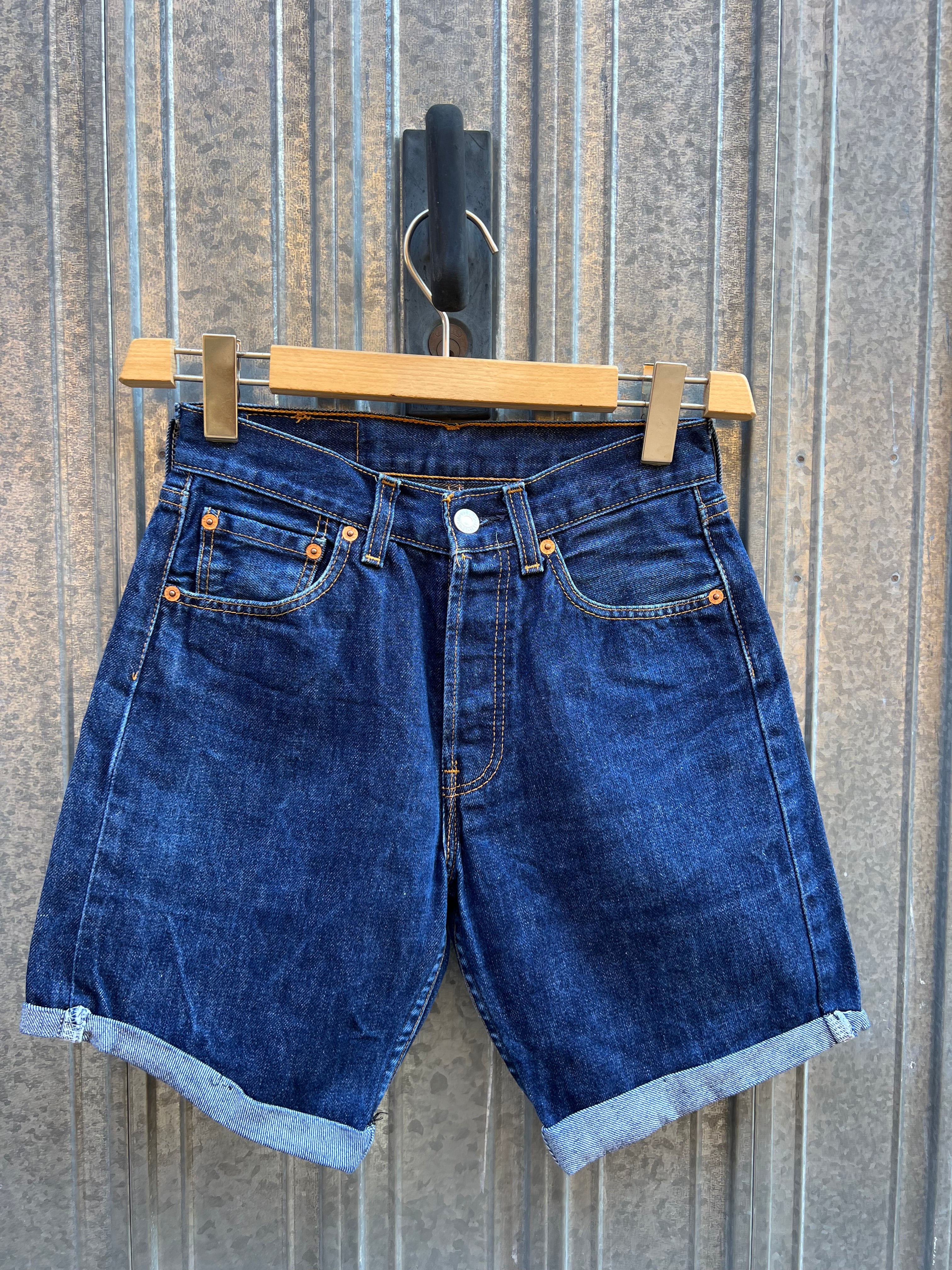 Short Levi’s 501 W28