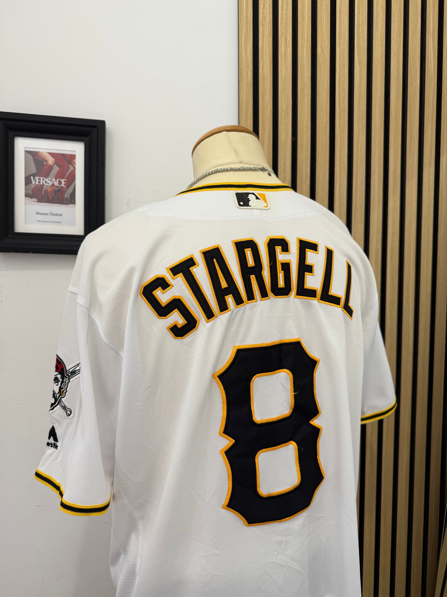 Majestic “Pittsburgh Pirates #8” Flex Base Jersey – Bianco – MLB Authentic Collection