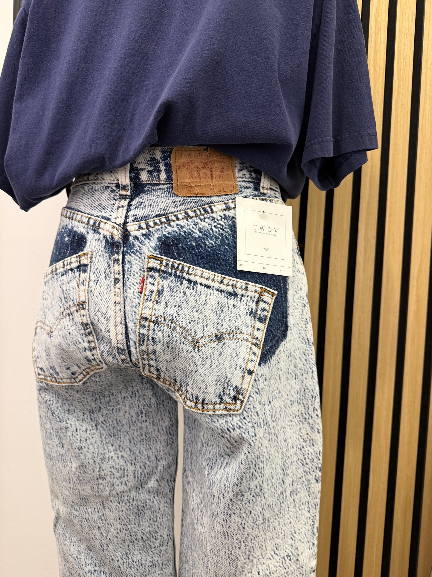 Jeans Levi's 701 Vintage Custom — Acid Wash con tasche spostate
