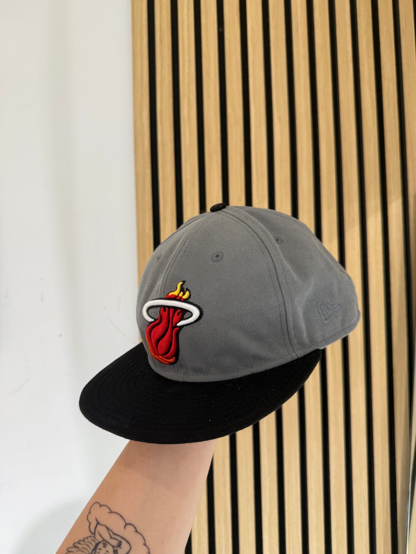 Cappello New Era taglia 7 3/8