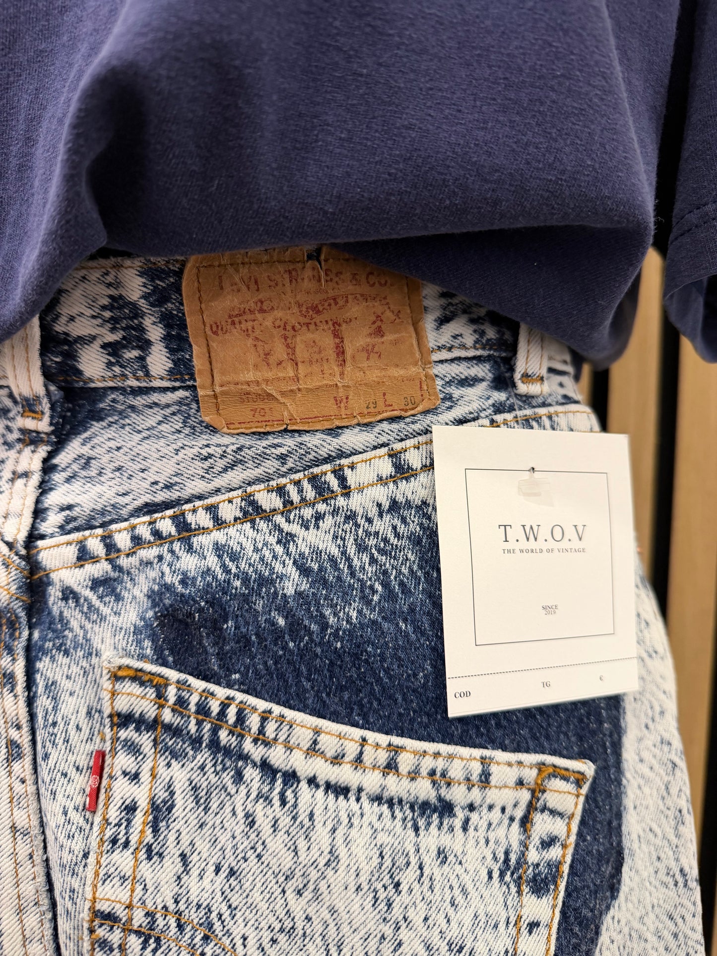 Jeans Levi's 701 Vintage Custom — Acid Wash con tasche spostate