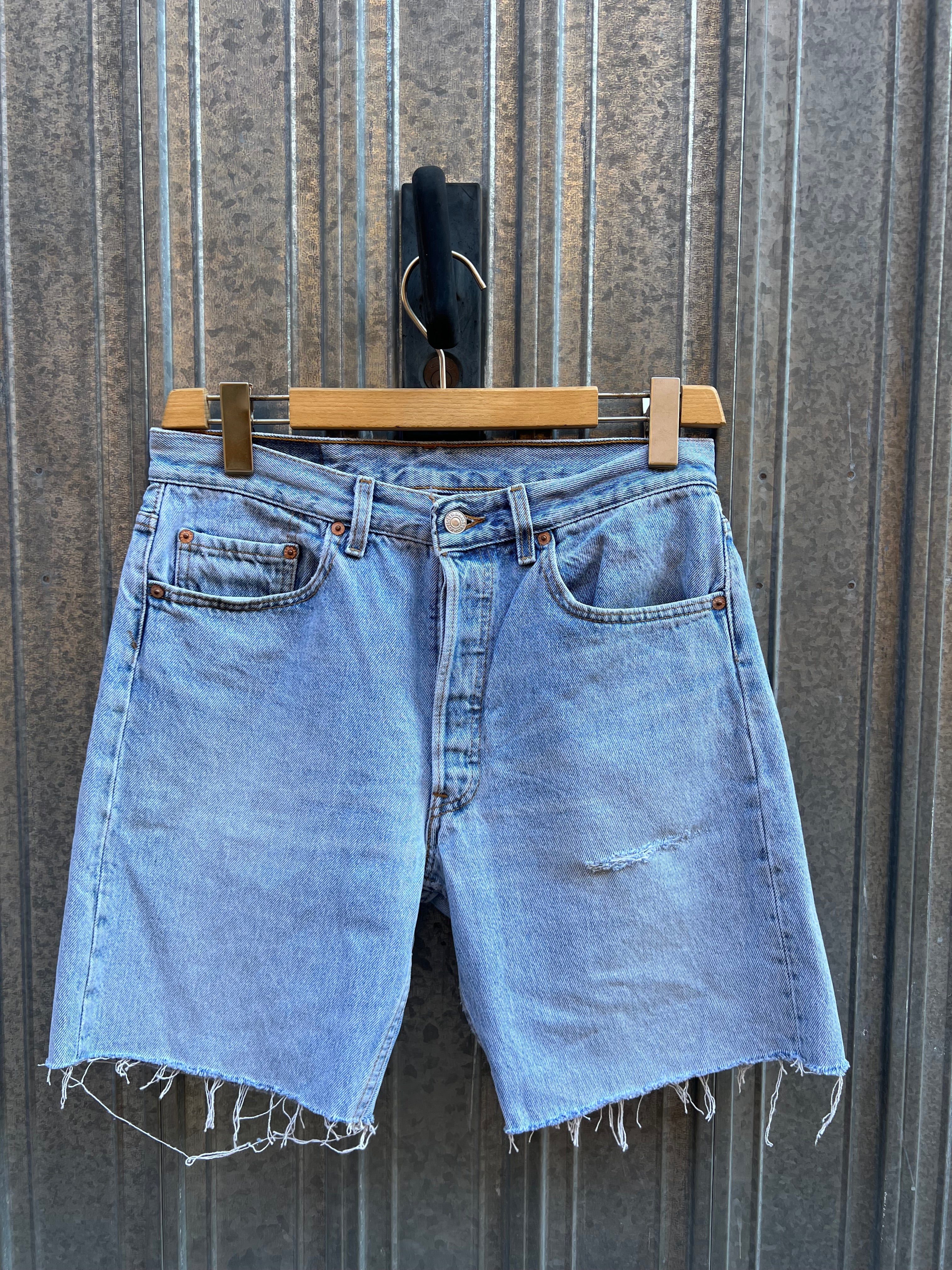 Short Levi’s 501 W32