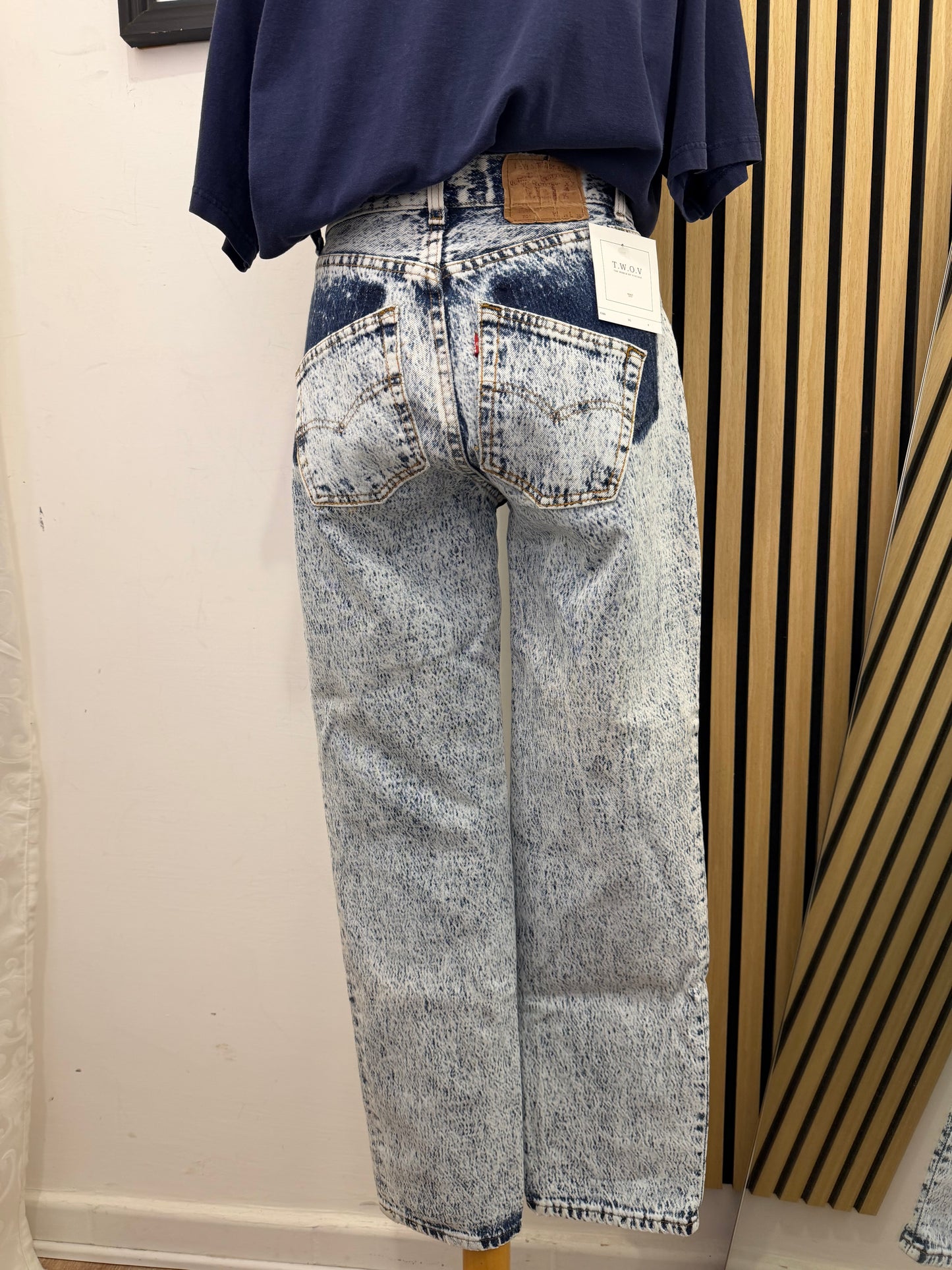 Jeans Levi's 701 Vintage Custom — Acid Wash con tasche spostate
