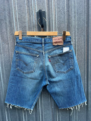 Short Levi’s 501 W31