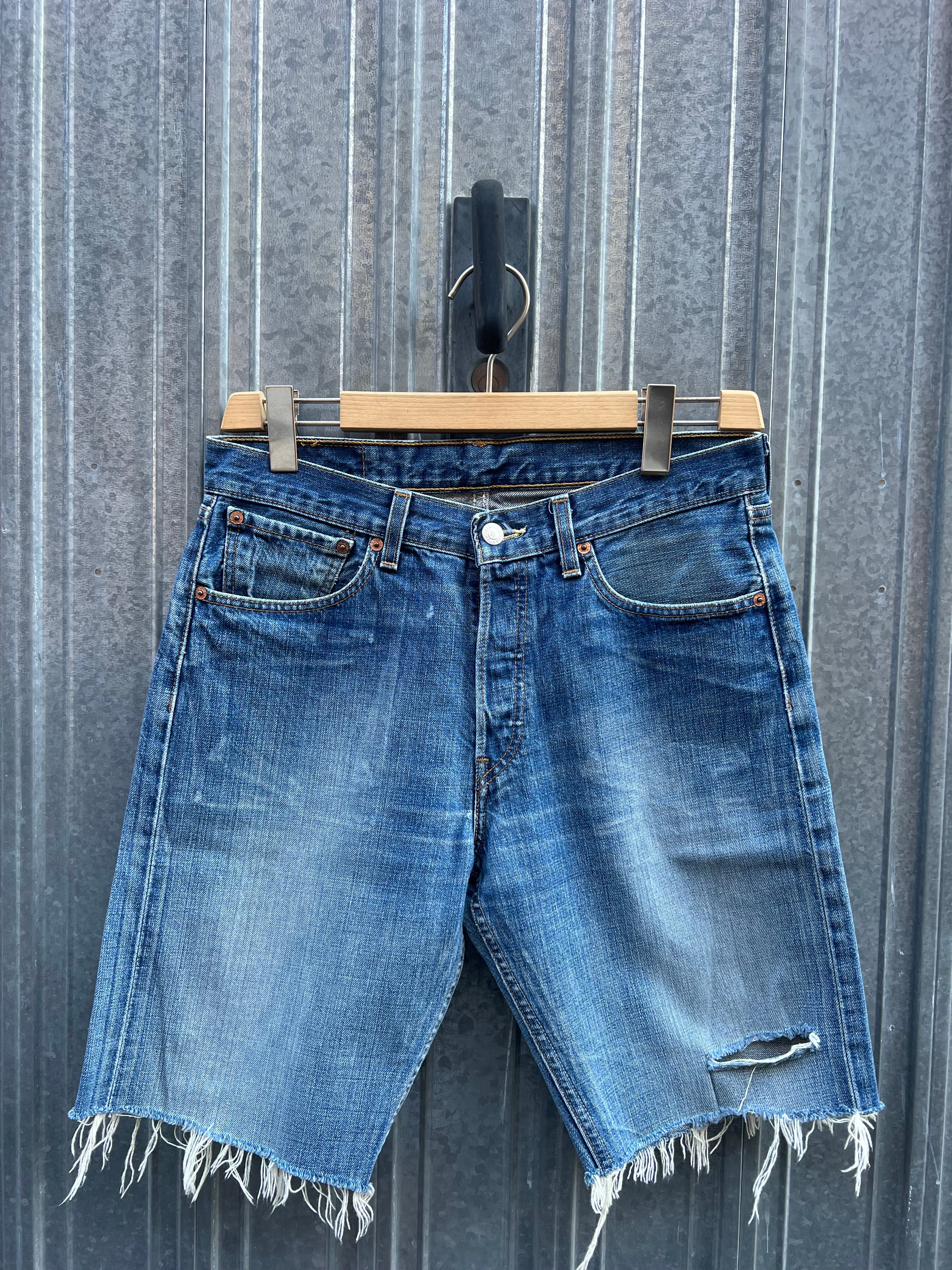 Short Levi’s 501 W31