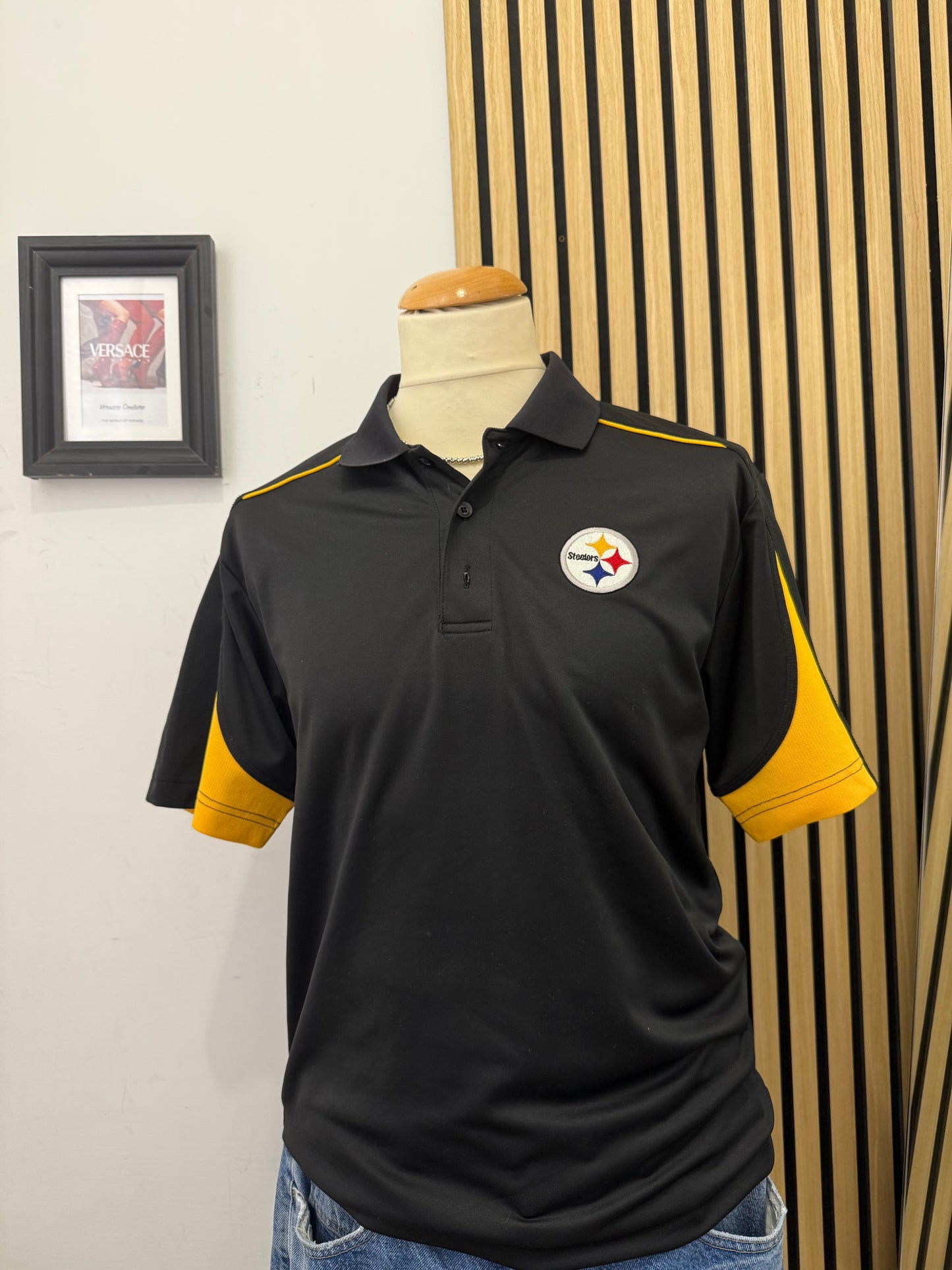 Polo ufficiale Pittsburgh Steelers – NFL Team Apparel – Nero e Giallo