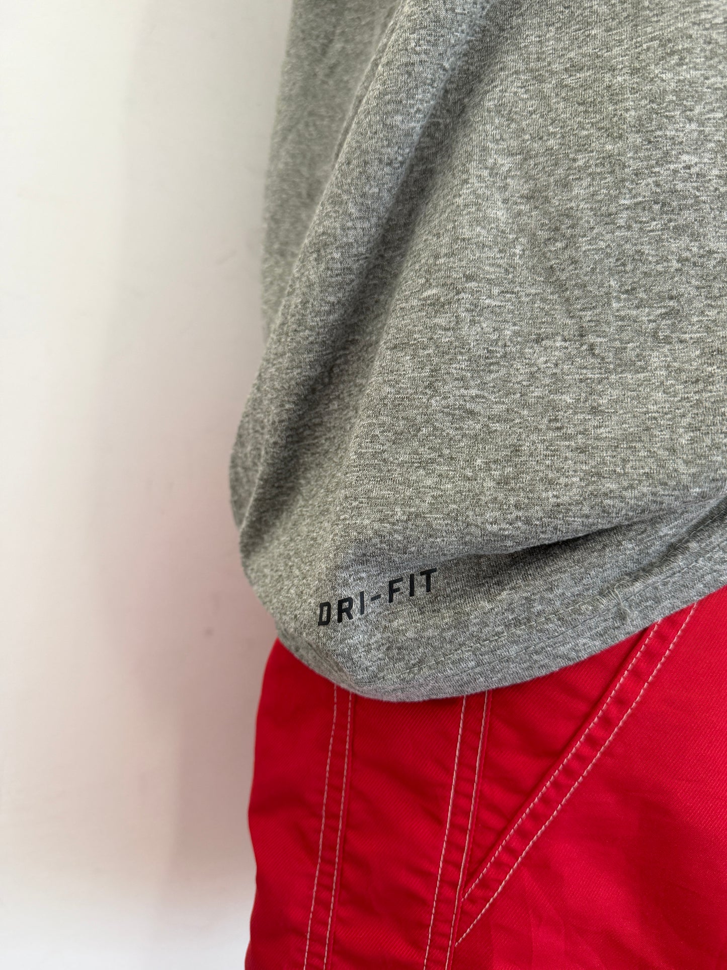 T-Shirt Nike "The Nike Tee" DRI-FIT USA