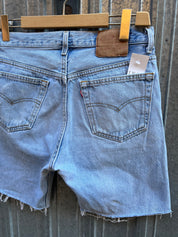 Short Levi’s 501 W32