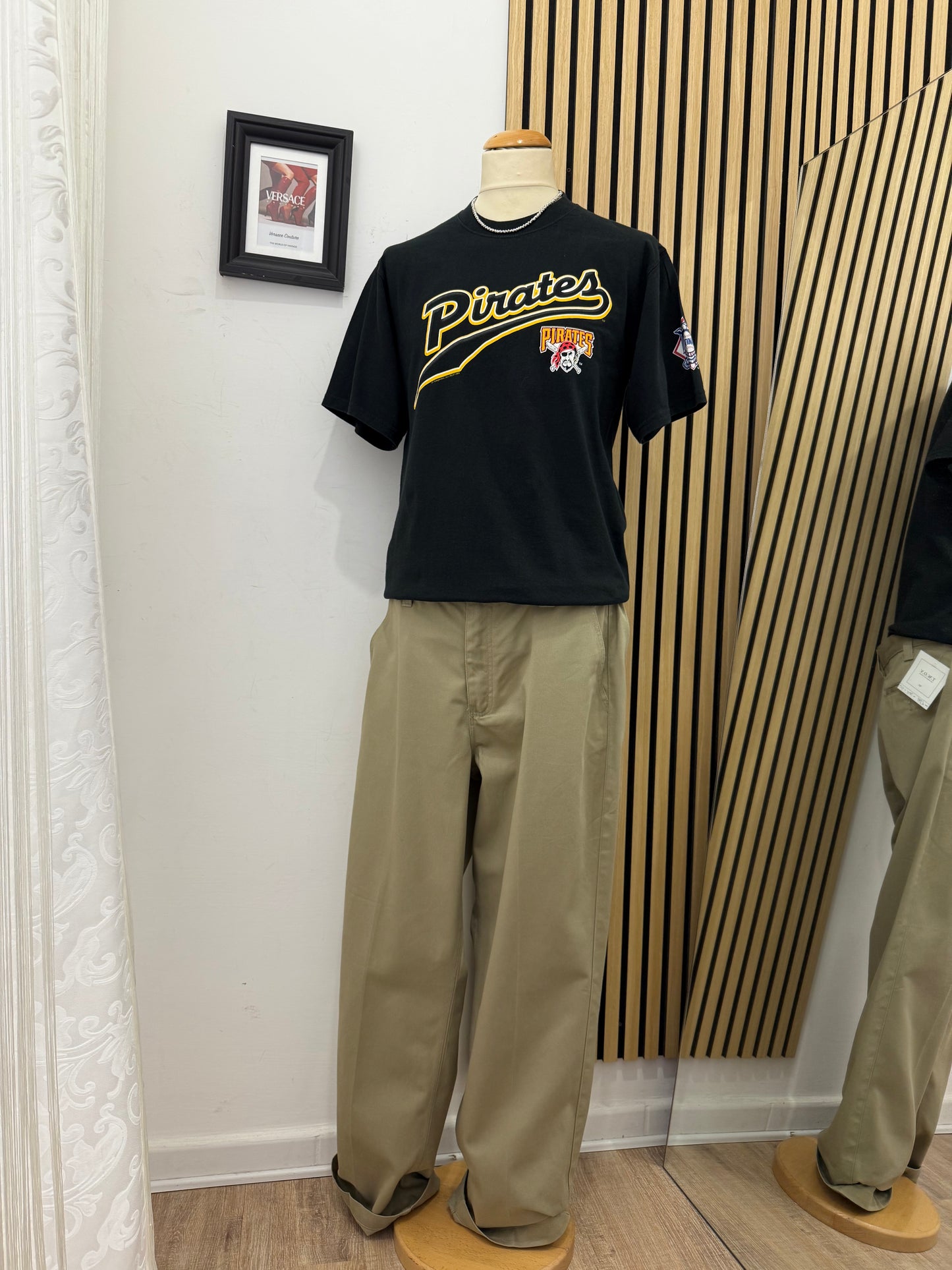 T-shirt vintage Lee Sport “Pittsburgh Pirates” anni ’90 – Nero