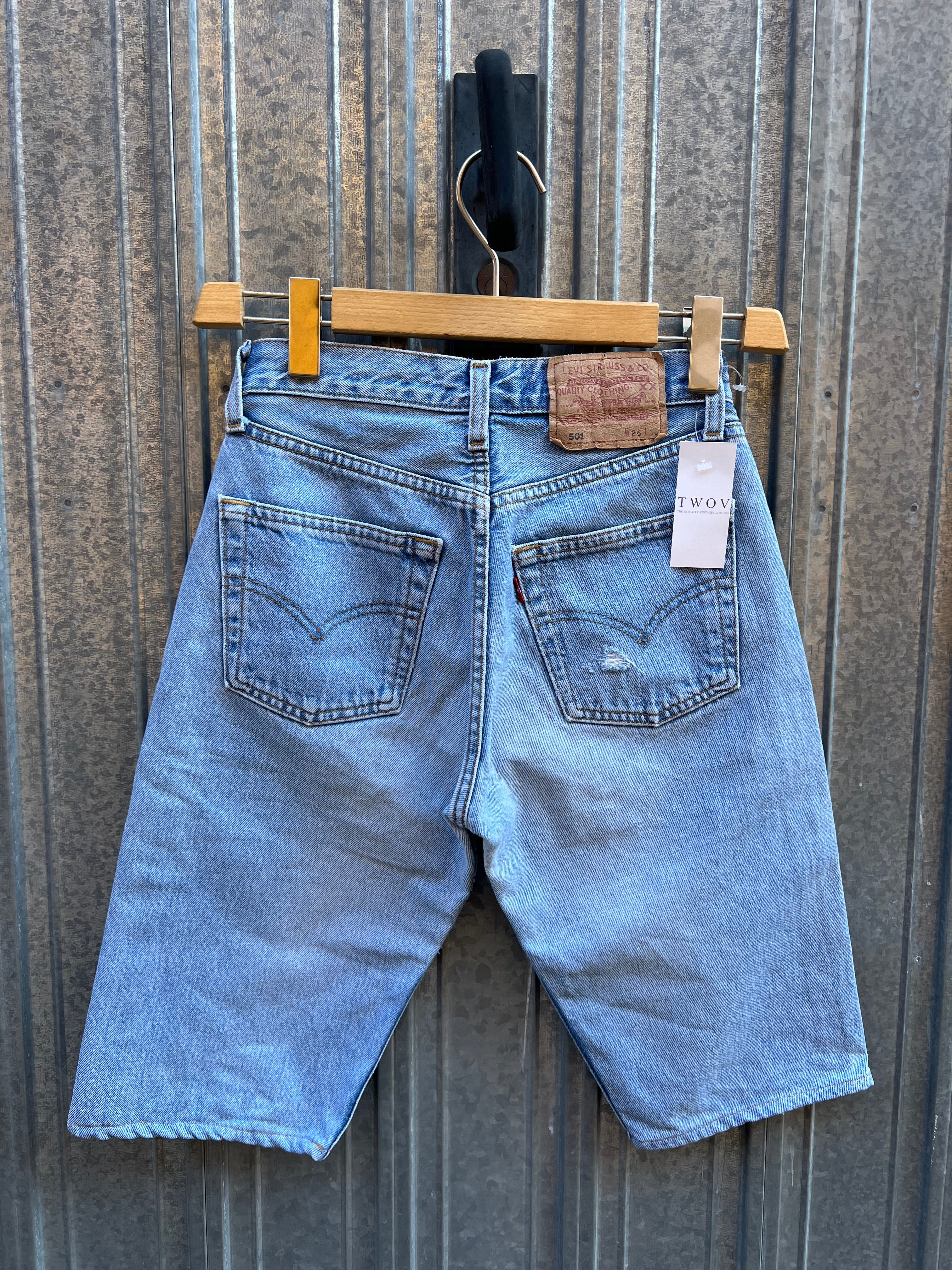 Short Levi’s 501 W26