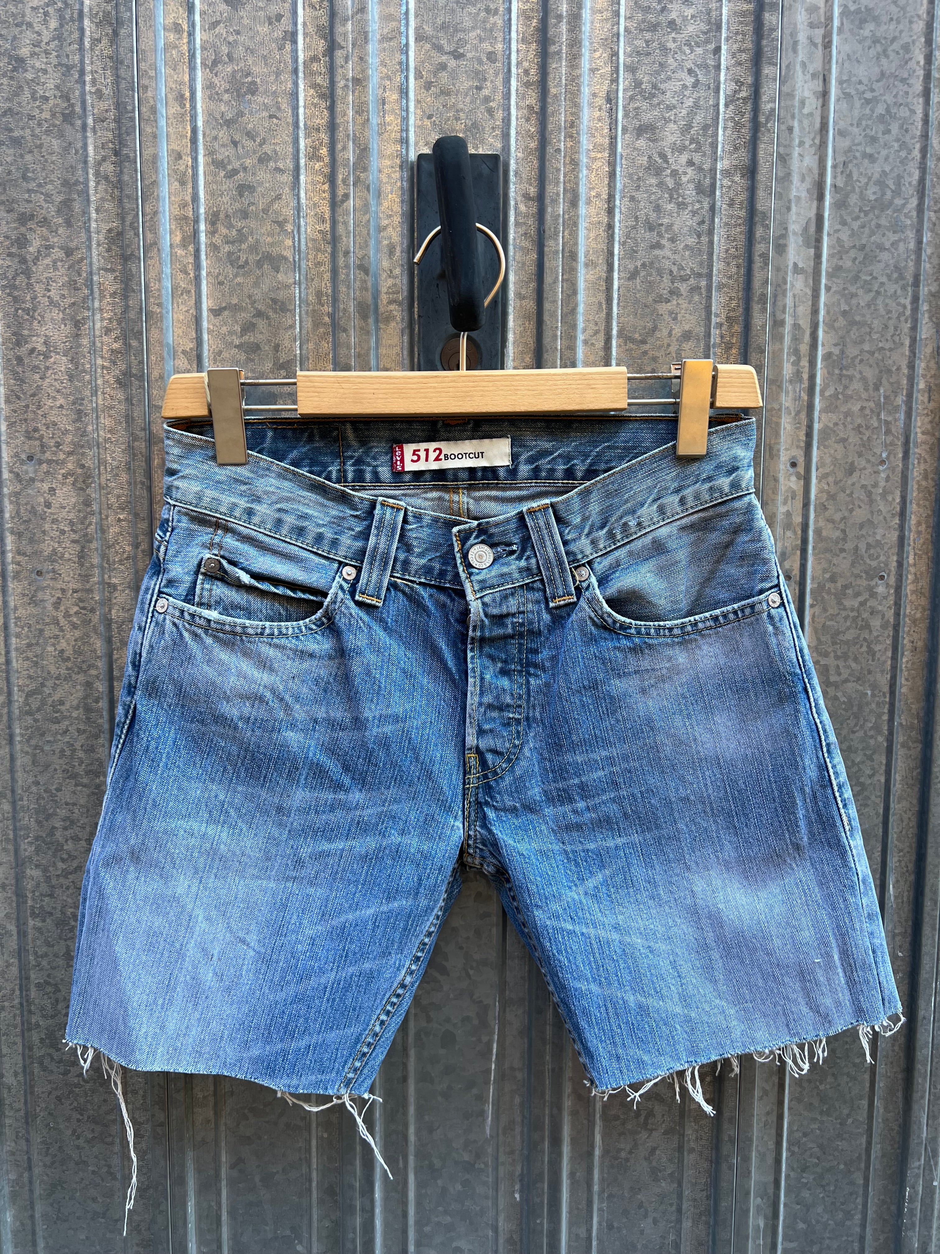 Short Levi’s 512 W30