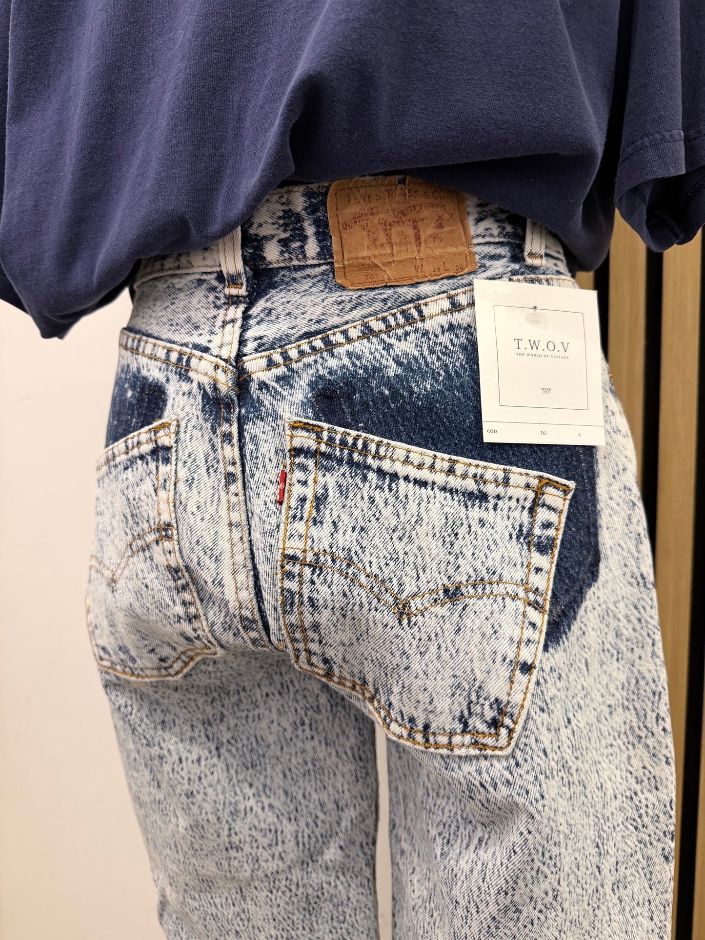 Jeans Levi's 701 Vintage Custom — Acid Wash con tasche spostate