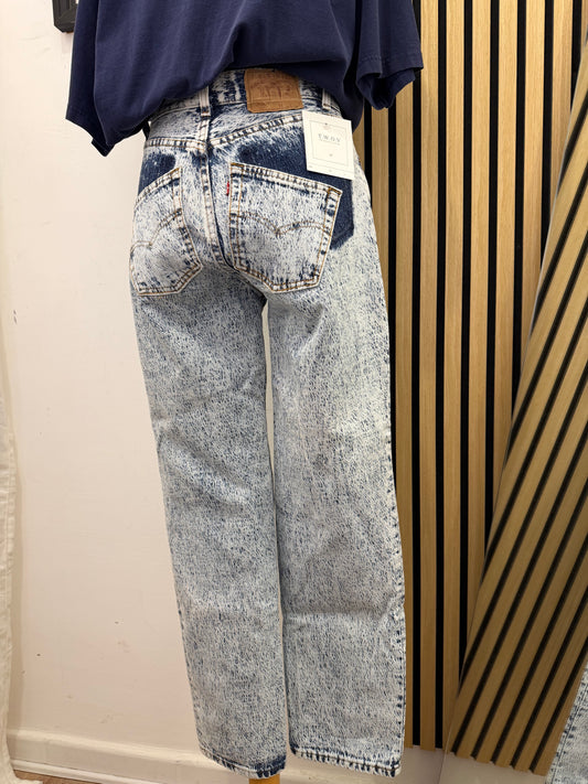 Jeans Levi's 701 Vintage Custom — Acid Wash con tasche spostate