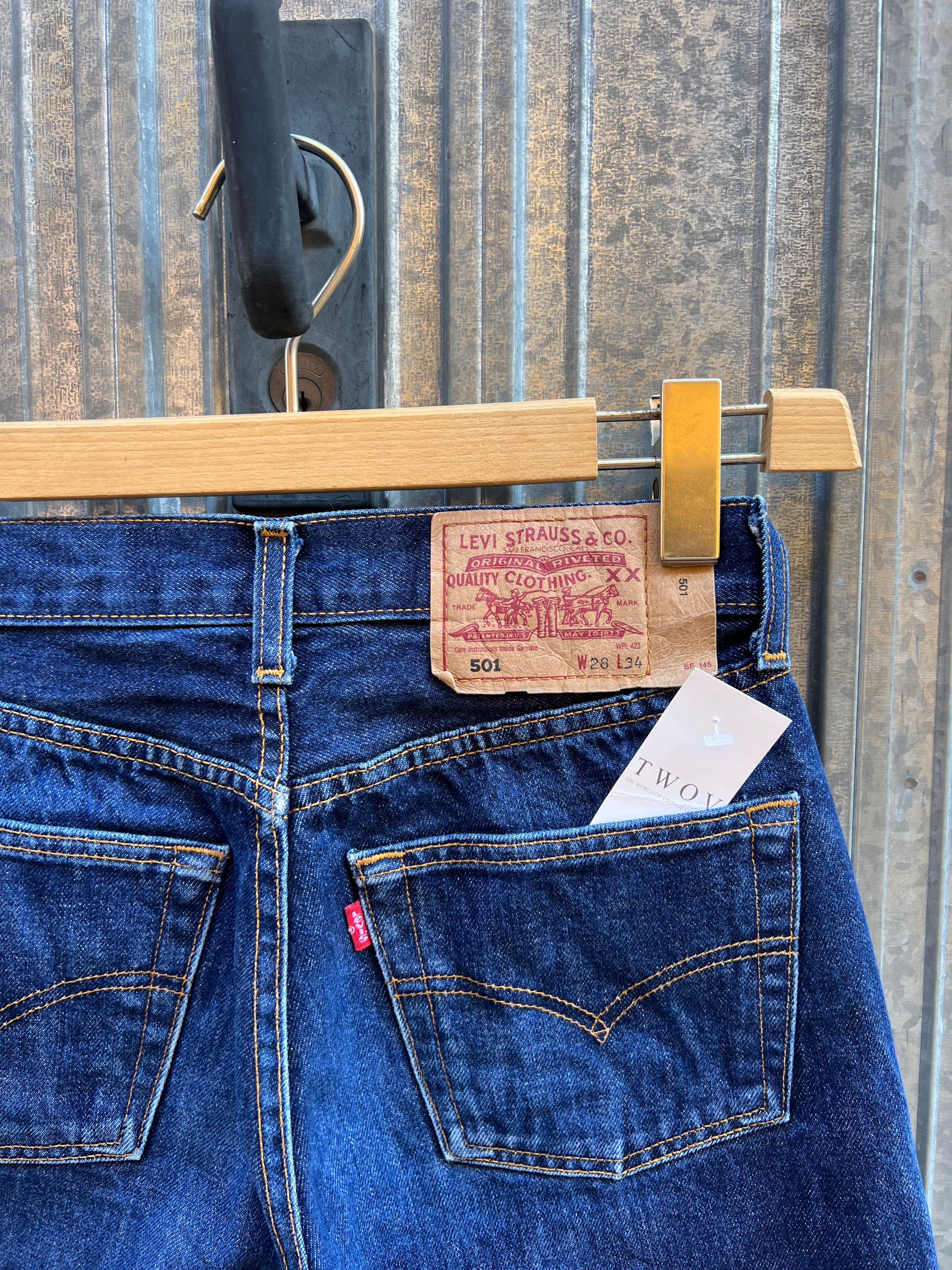 Short Levi’s 501 W28