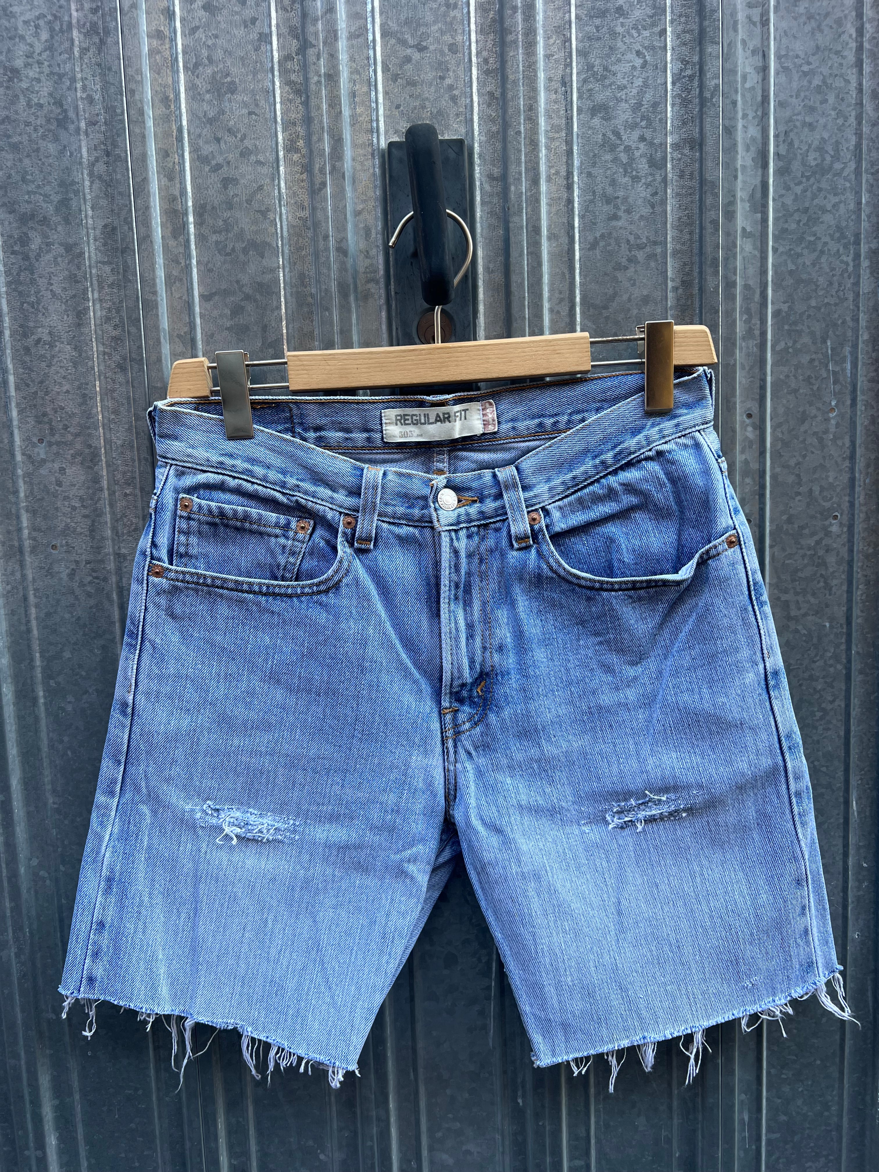 Short Levi’s 505 W31