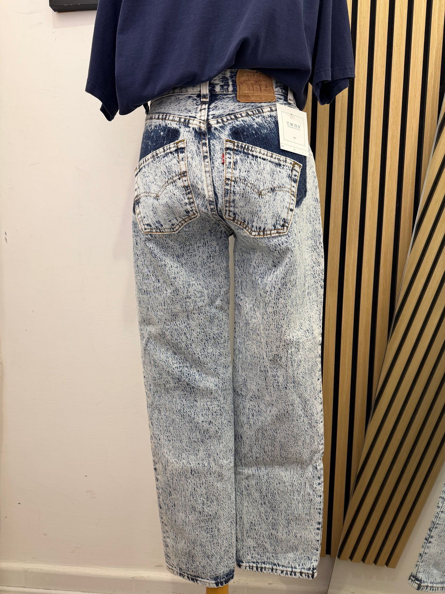 Jeans Levi's 701 Vintage Custom — Acid Wash con tasche spostate