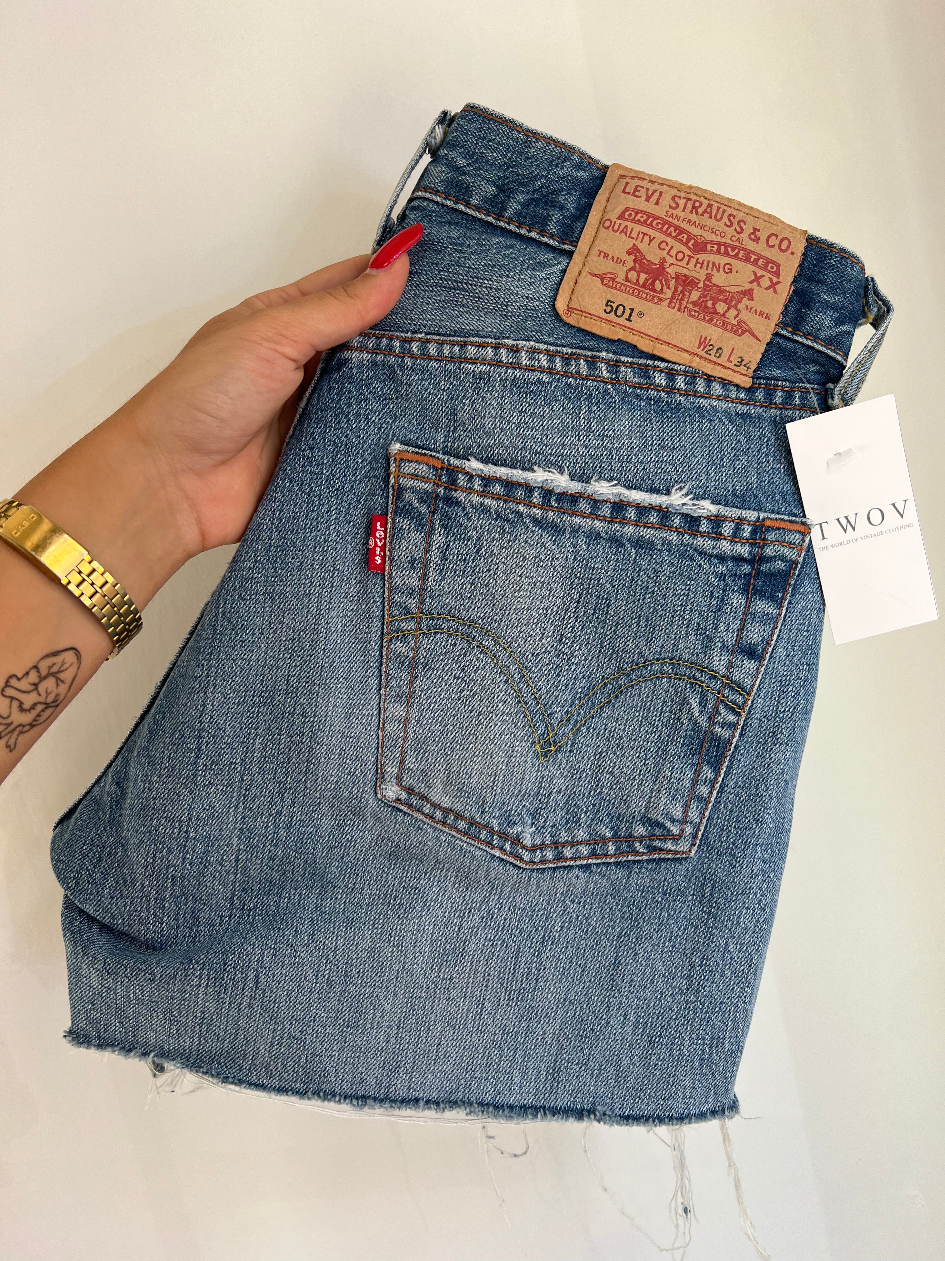 Short Levi’s 501 vintage W28